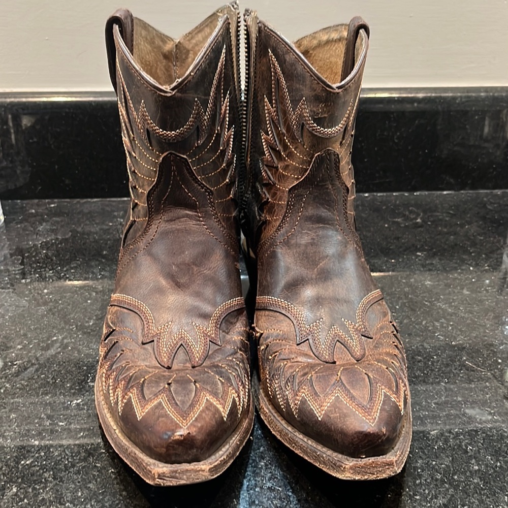 Ariat short boots